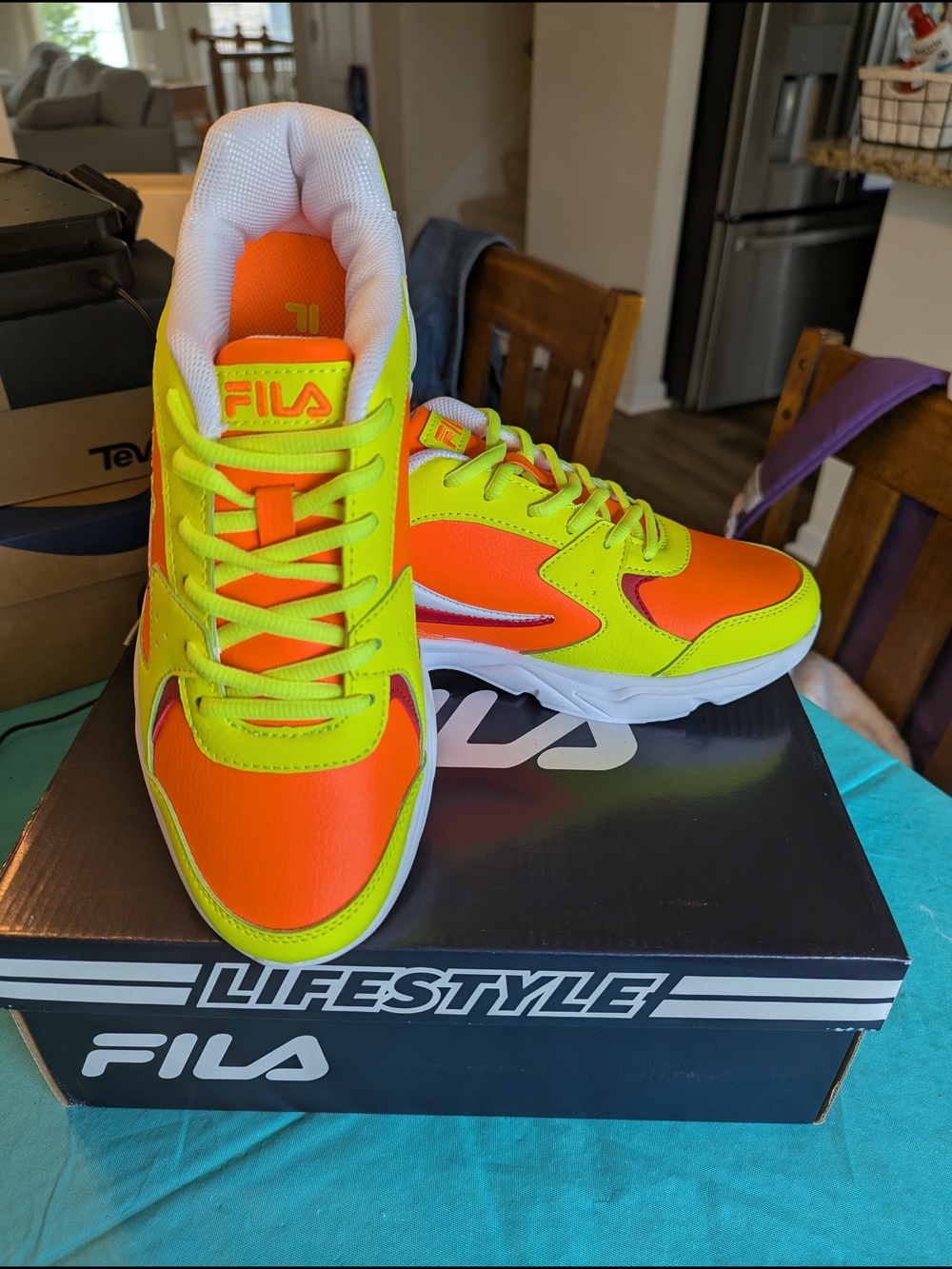 FILA Men's Neon Orange and Yellow Stirr Sneakers